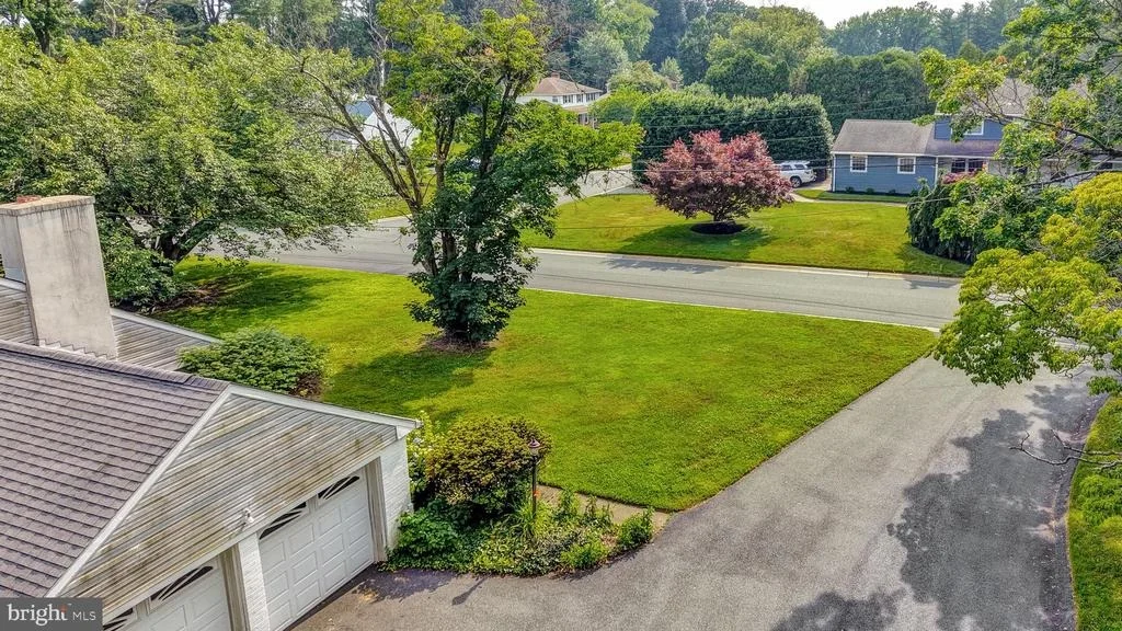 Photo of 102 MERIDEN DRIVE
