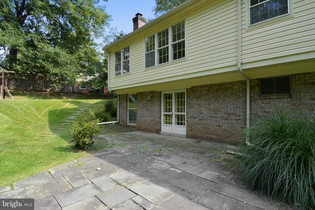 Photo of 525 WHITINGHAM DRIVE