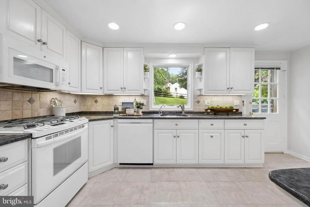 Photo of 1104 FALLSMEAD WAY