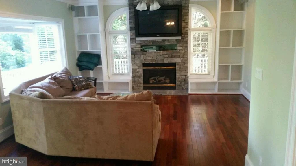 Photo of 2385 CAPE LEONARD DRIVE
