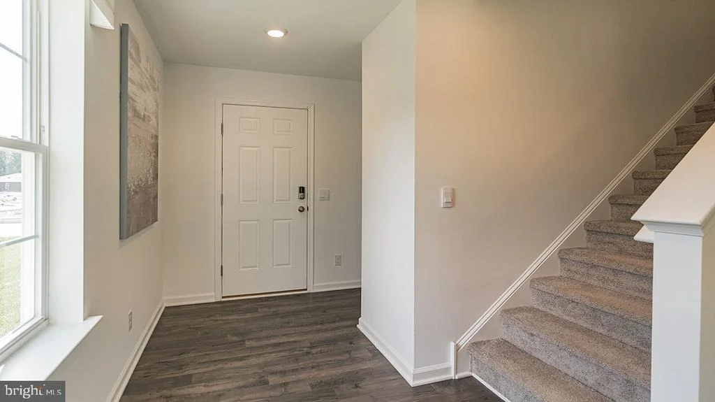 Photo of 7 WATTS AVENUE