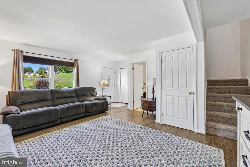 Photo of 413 BABYLON COURT