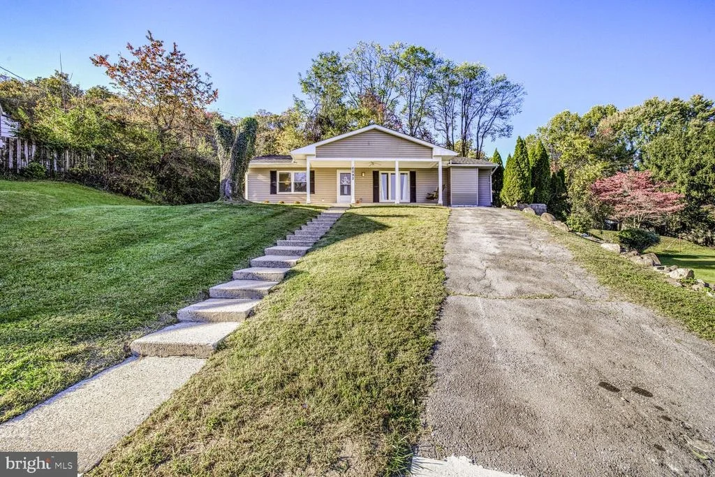 Photo of 6092 QUARTZ CIRCLE