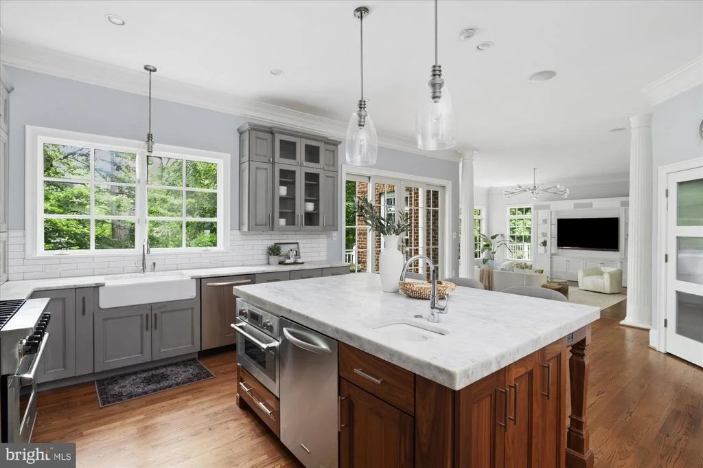 Photo of 4115 40TH PLACE N