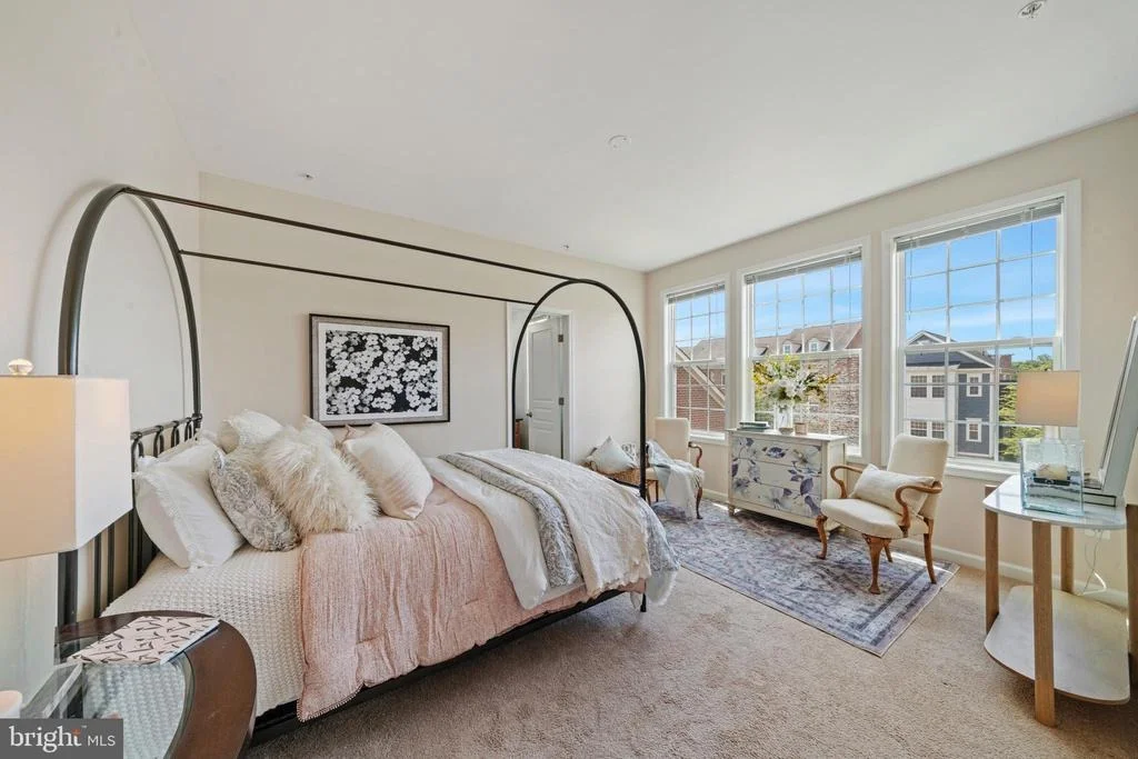 Photo of 304 PARKVIEW AVENUE