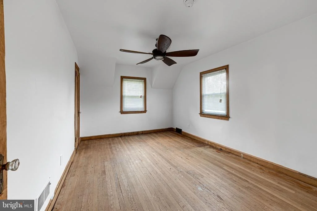Photo of 1124 45TH PLACE SE