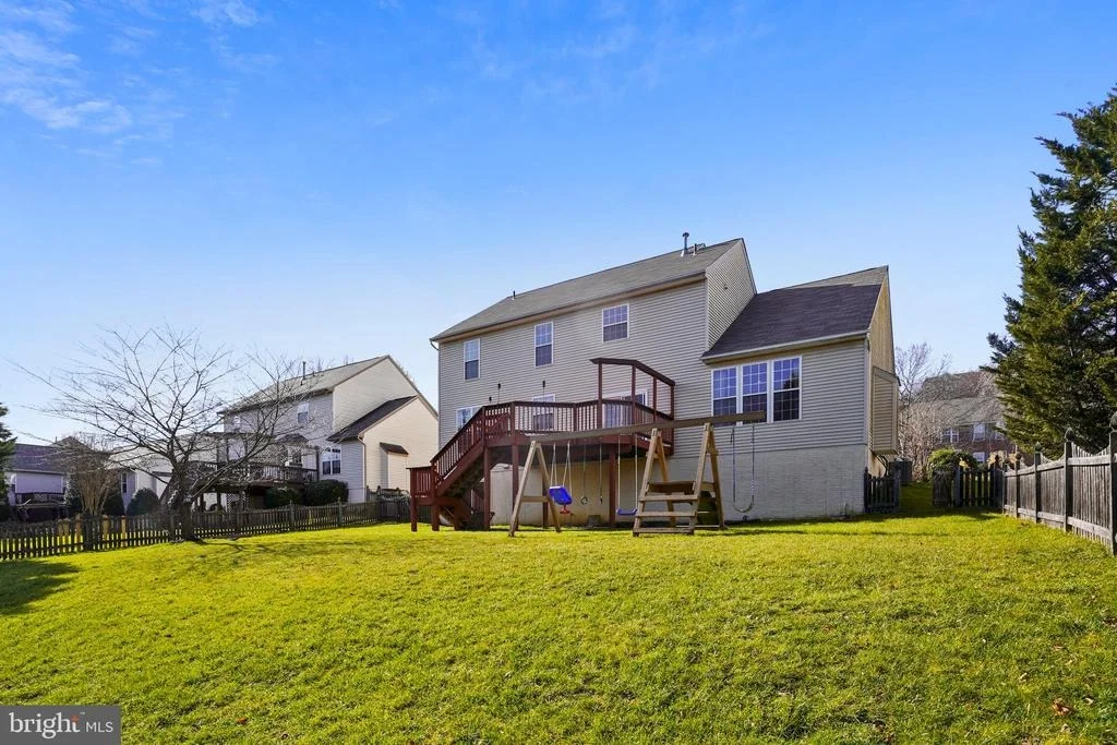 Photo of 2240 W GREENLEAF DRIVE