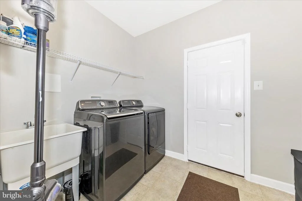 Photo of 825 HOLDEN ROAD