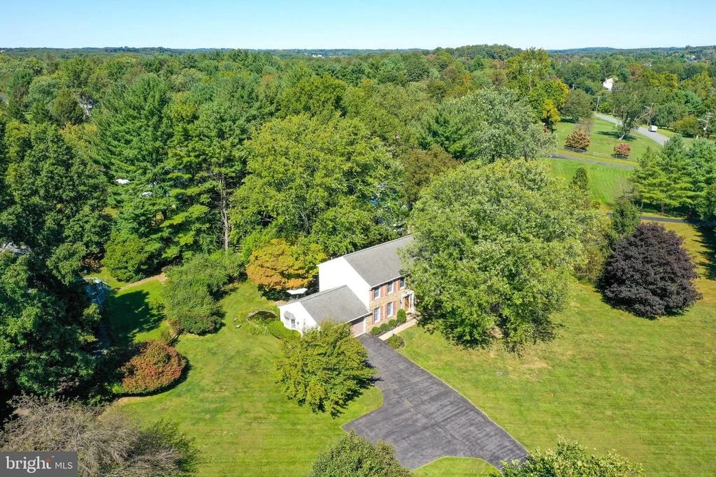 Photo of 9301 HUNTMASTER ROAD