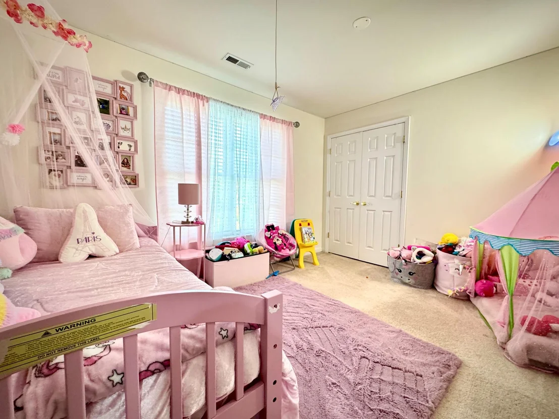 Photo of 19237 POTOMAC CREST DRIVE