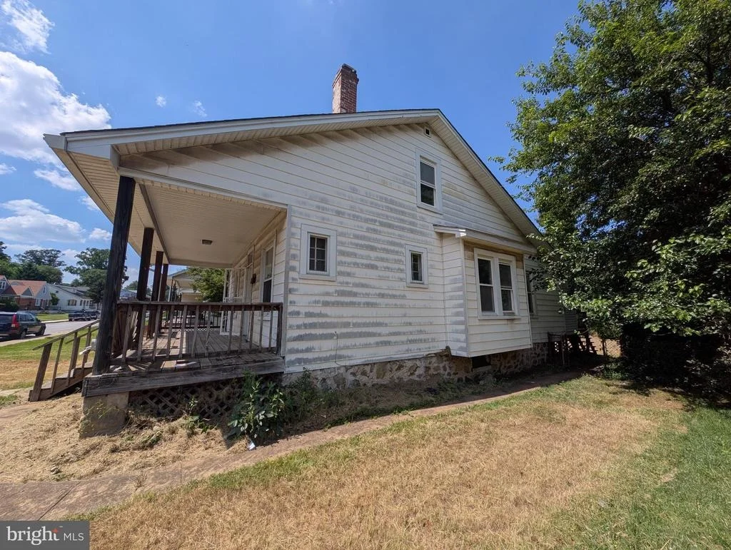 Photo of 5805 HIGHGATE DRIVE