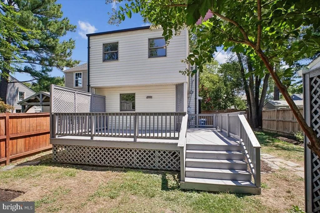 Photo of 6016 WILLIAMSBURG ROAD