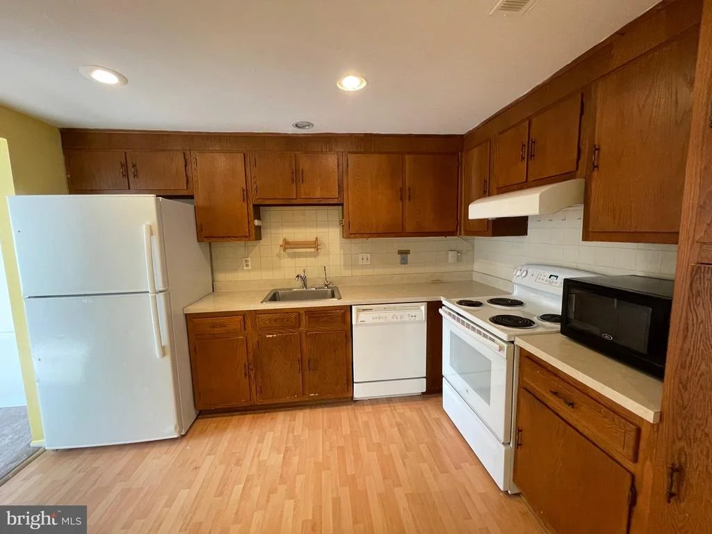 Photo of Unit 142A at 3510 FOREST EDGE DRIVE