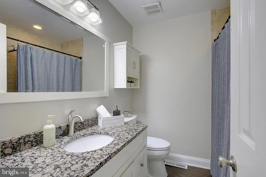 Photo of 2190 HALLMARK COURT