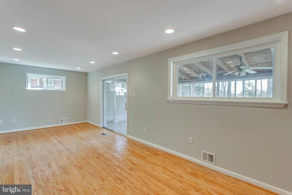 Photo of 10409 FOREST AVENUE