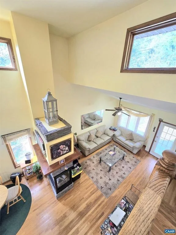 Photo of 798 JEFFERSON DR