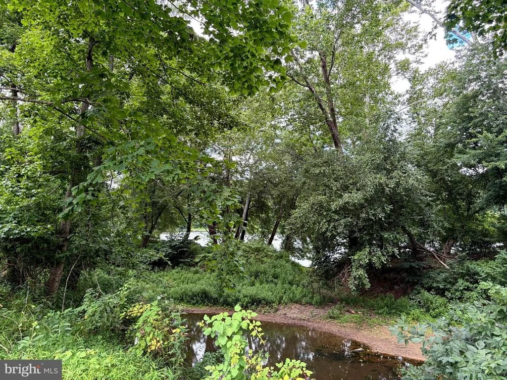 Photo of 955 STAYMAN DRIVE