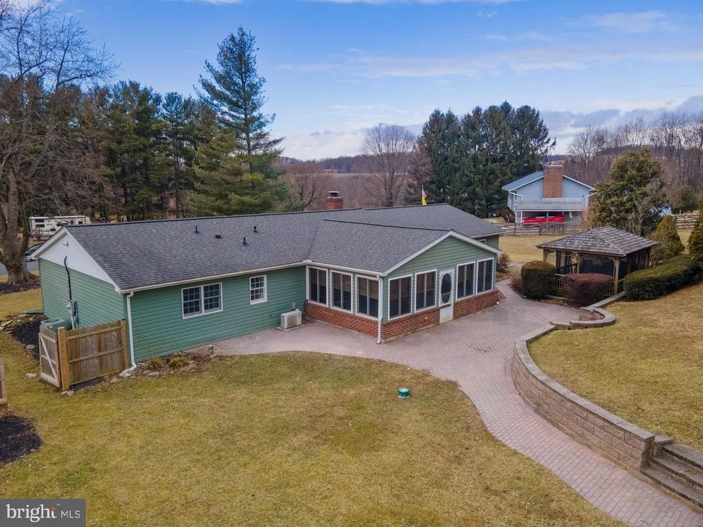 Photo of 2115 STERLING COURT
