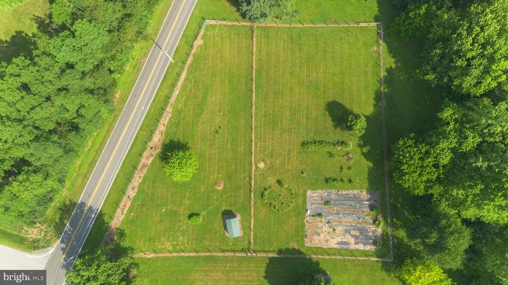 Photo of 8613 HOLLOW ROAD