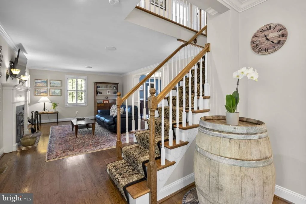 Photo of 710 WOODSIDE PARKWAY