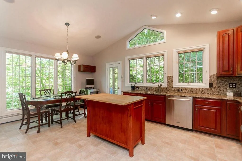 Photo of 6580 BRADDOCK ROAD