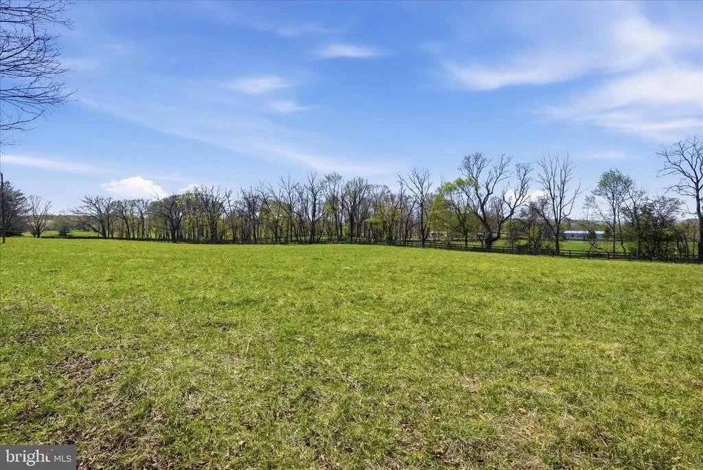 Photo of 2517 FIVE POINTS ROAD