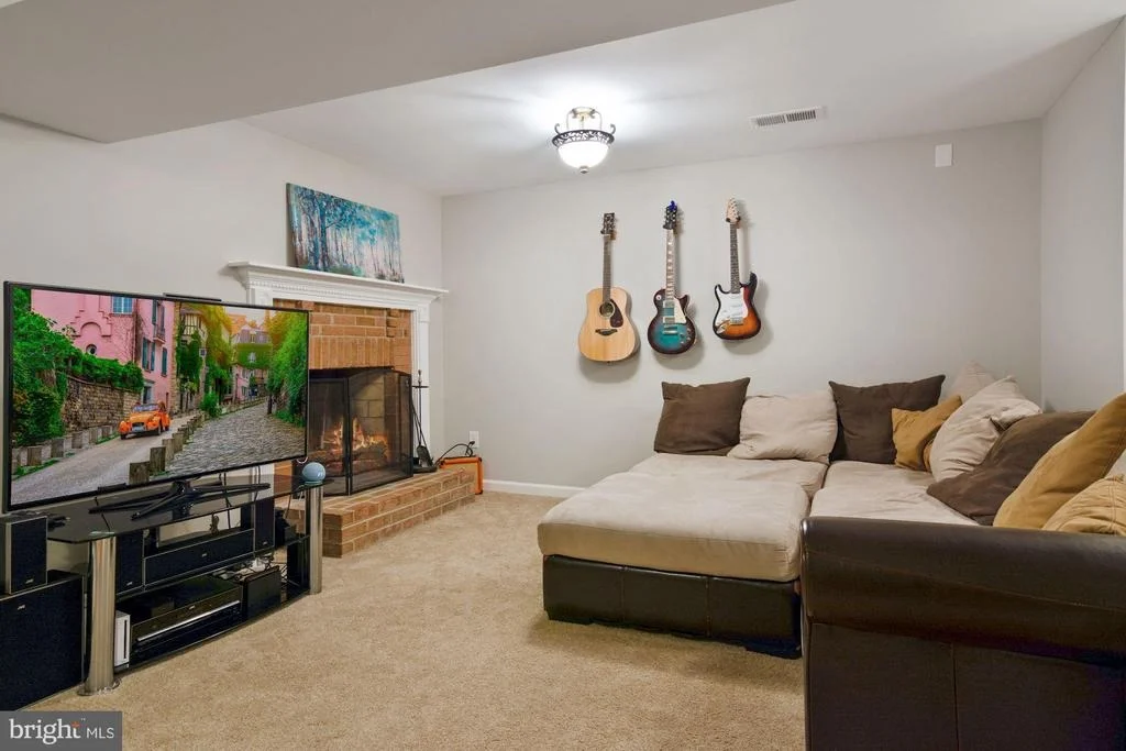 Photo of 9514 WALLINGFORD DRIVE