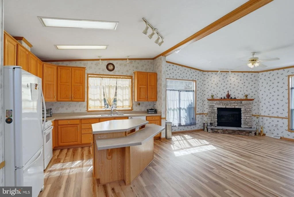 Photo of Unit 211 at 302 FOX POINTE DRIVE