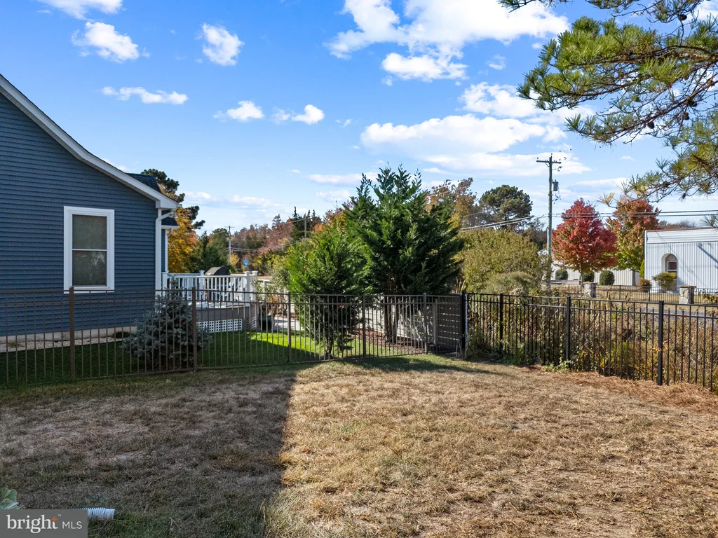 Photo of 226 UNIVERSITY DRIVE