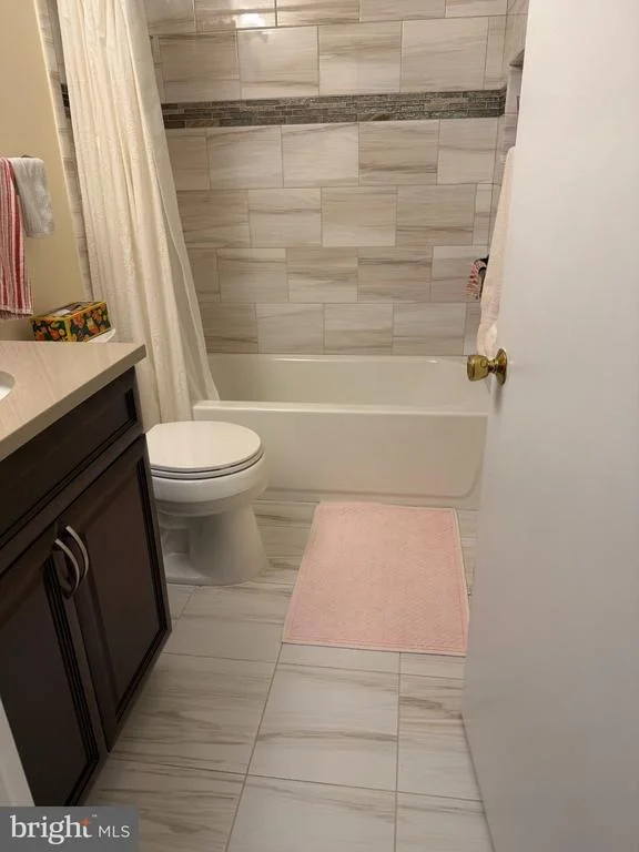 Photo of 15058 HOLLEYSIDE DRIVE