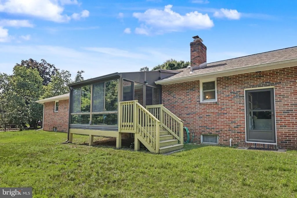 Photo of 2048 BUSTLETON ROAD