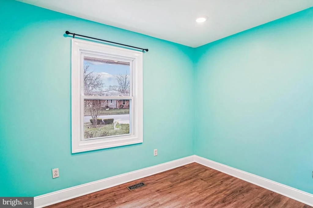 Photo of 417 WHITE OAK PLACE