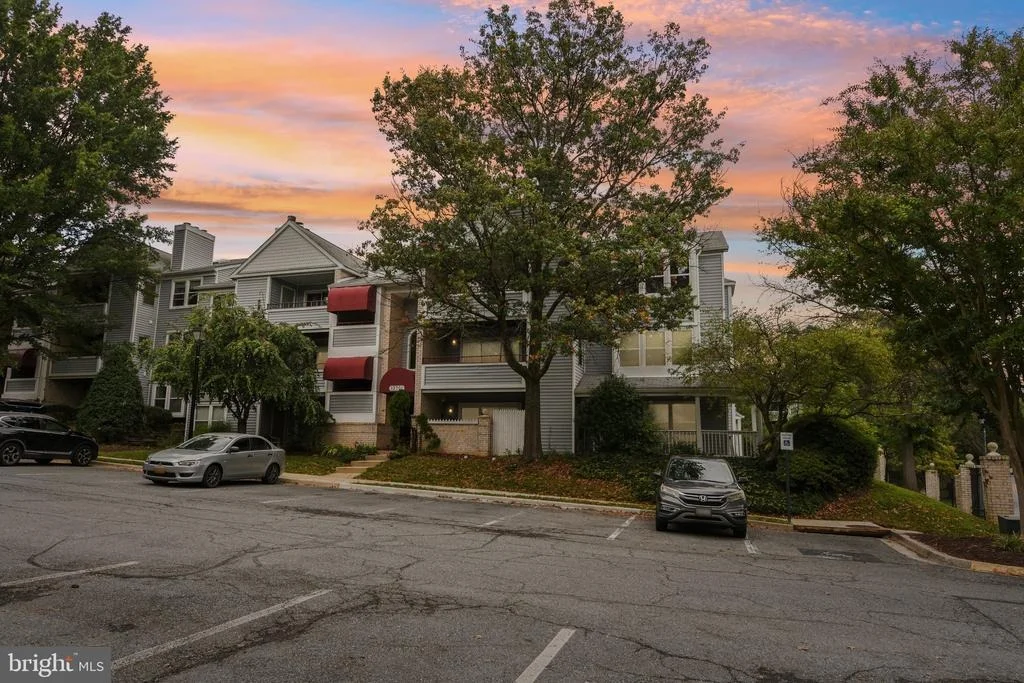 Photo of Unit 9C32 at 13701 MODRAD WAY