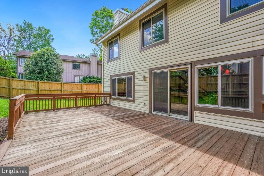 Photo of 19005 HARKNESS LANE