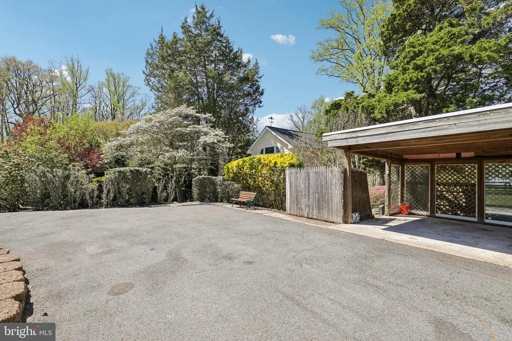 Photo of 2921 DUVALL ROAD