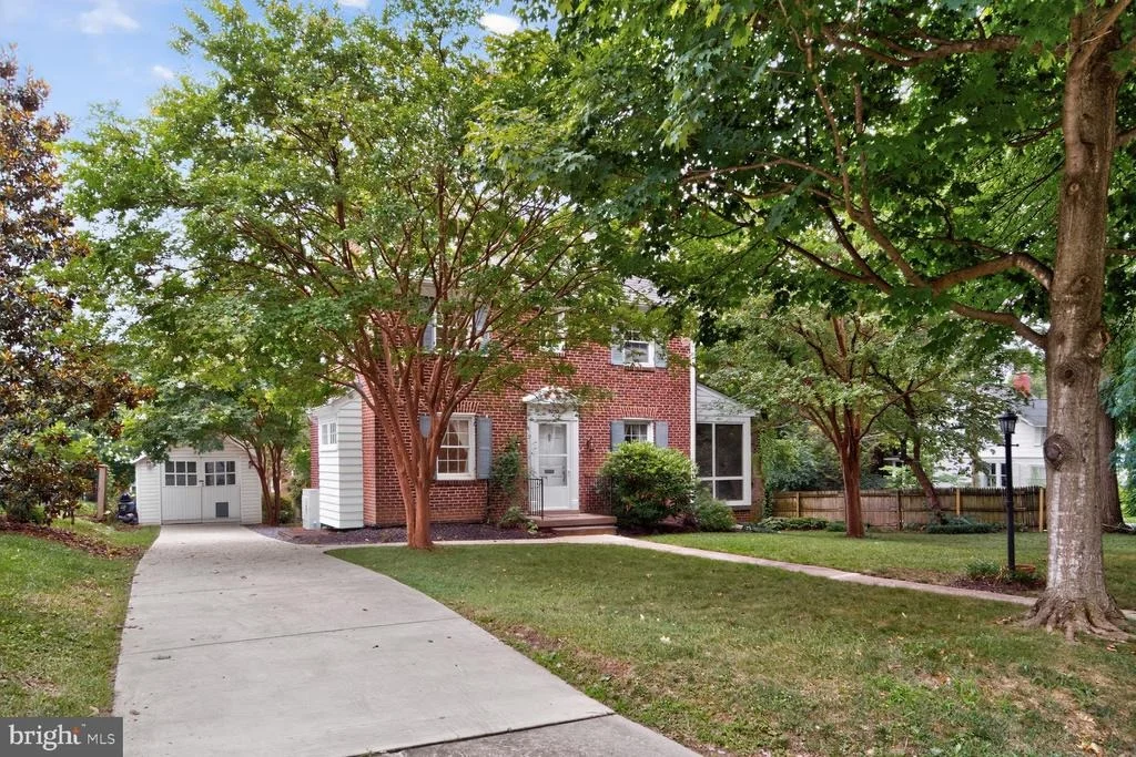 Photo of 2030 LANIER DRIVE