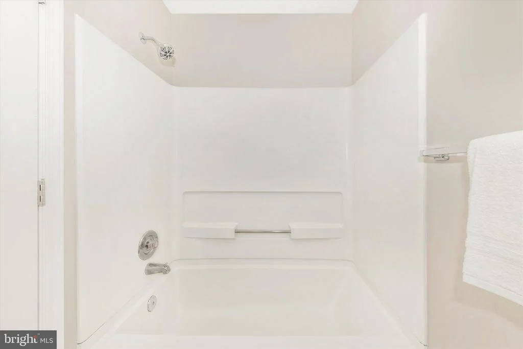 Photo of Unit 2C at 2149 WAINWRIGHT COURT