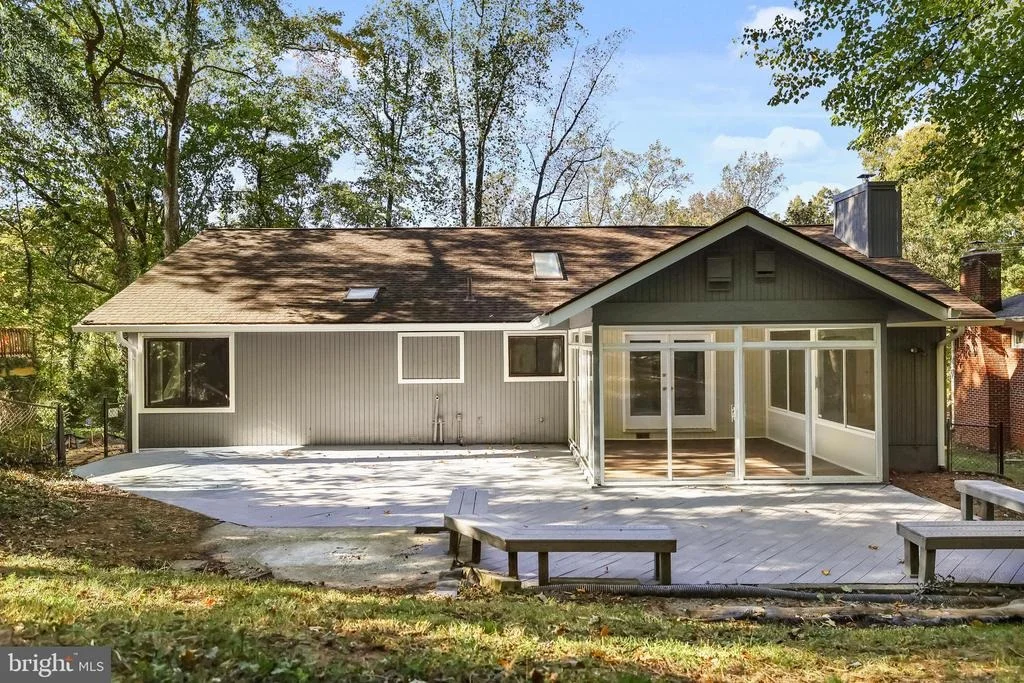 Photo of 37 LAKESIDE DRIVE