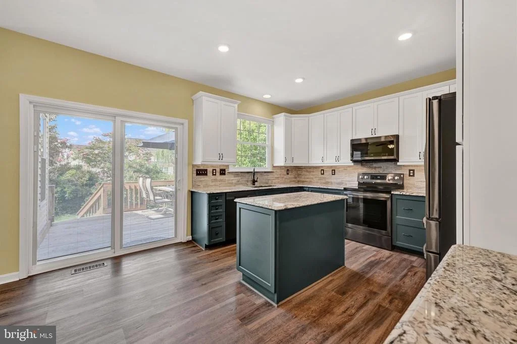 Photo of 1420 MOONSHADOW ROAD