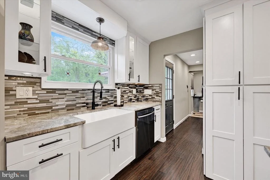Photo of 4296 WOLF HILL DRIVE