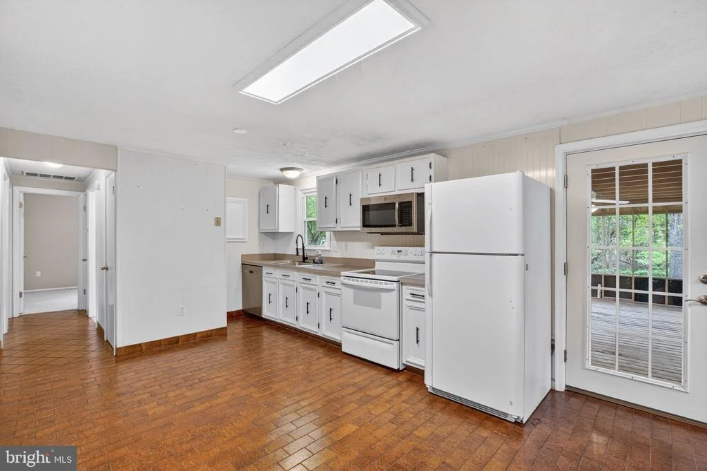 Photo of 9773 EMERALD LANE