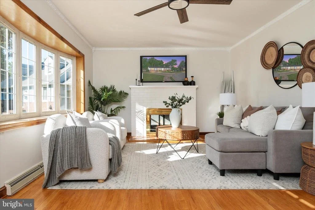 Photo of 596 FOREST VIEW ROAD
