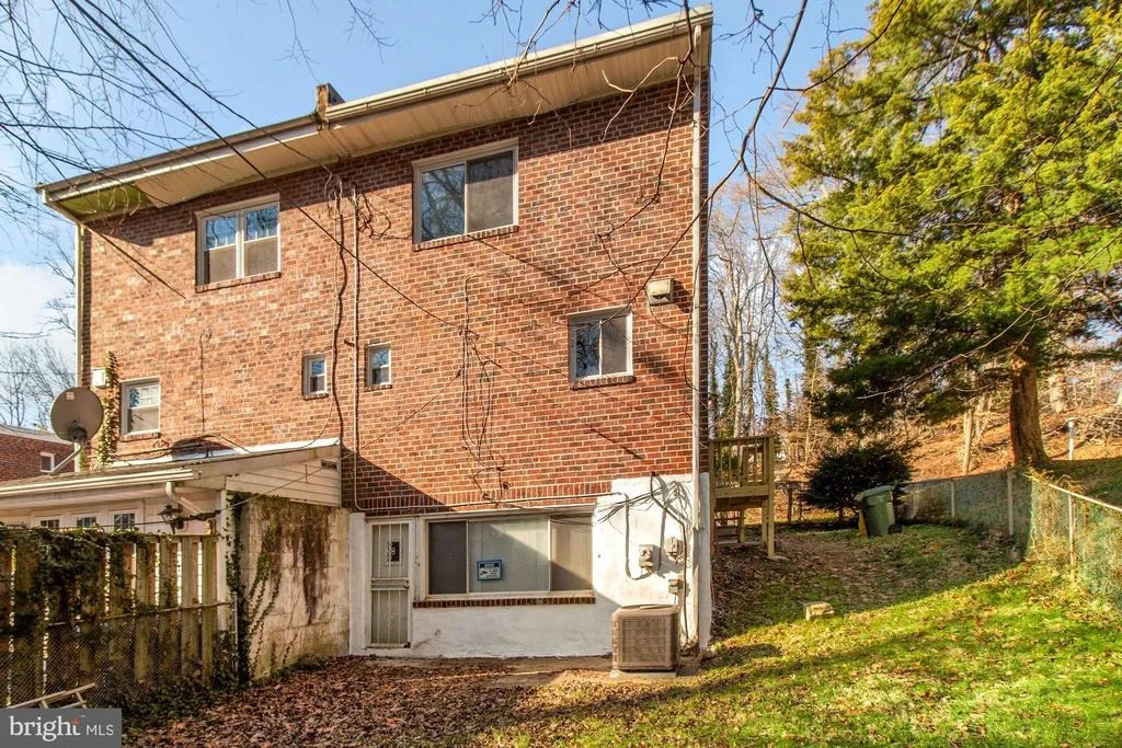Photo of 4309 FAIRFAX ROAD