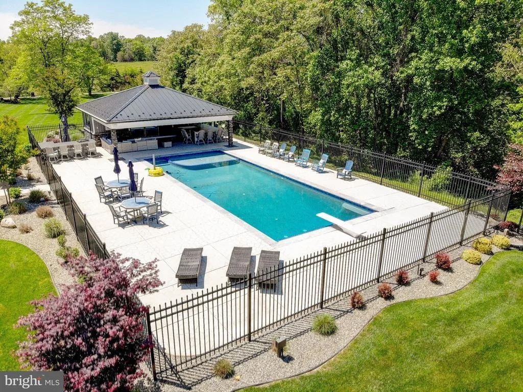 Photo of 2393 GARRITY ROAD