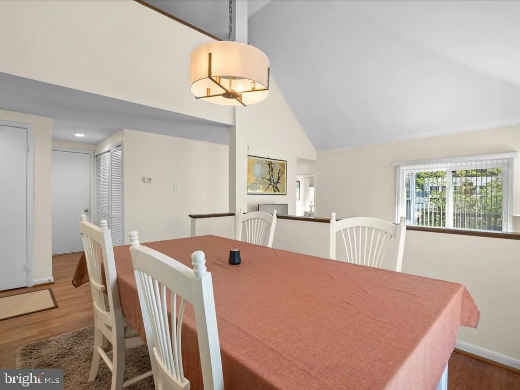 Photo of 15058 HOLLEYSIDE DRIVE