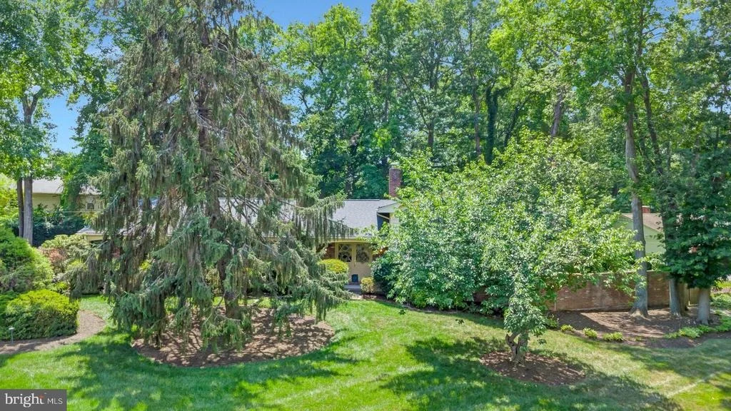 Photo of 4401 DOLPHIN LANE