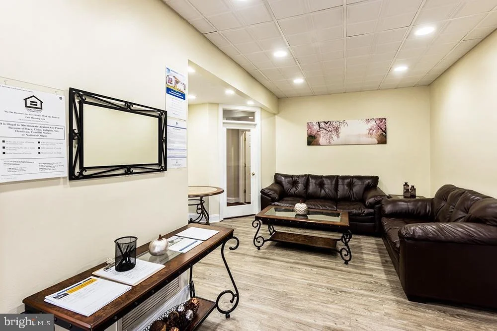 Photo of 4252 AIRLINE PARKWAY
