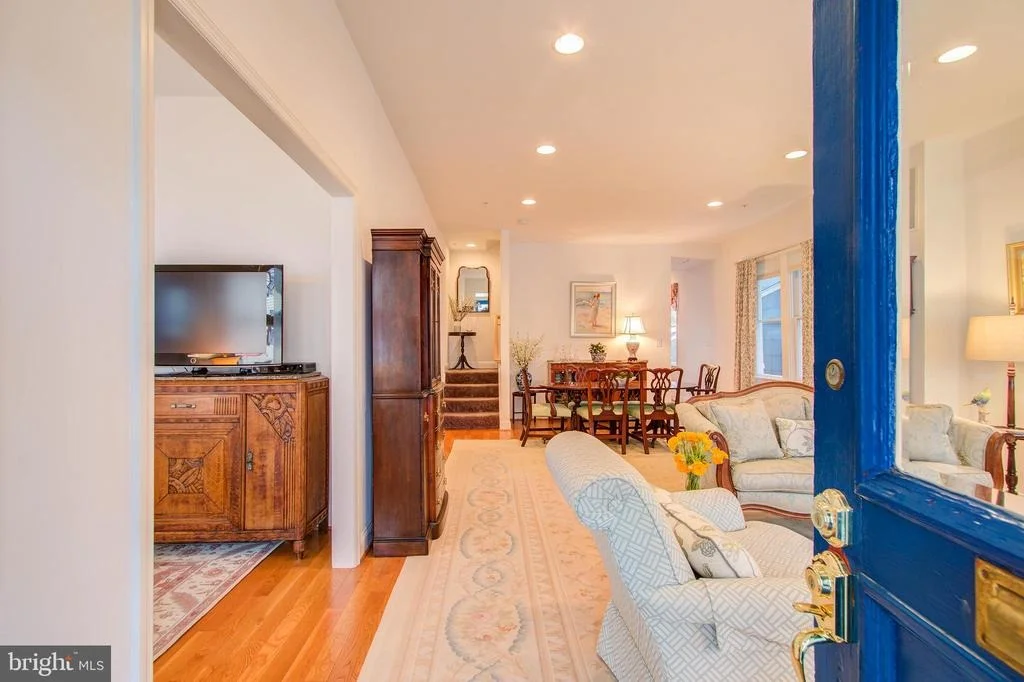 Photo of 82 CONDUIT STREET