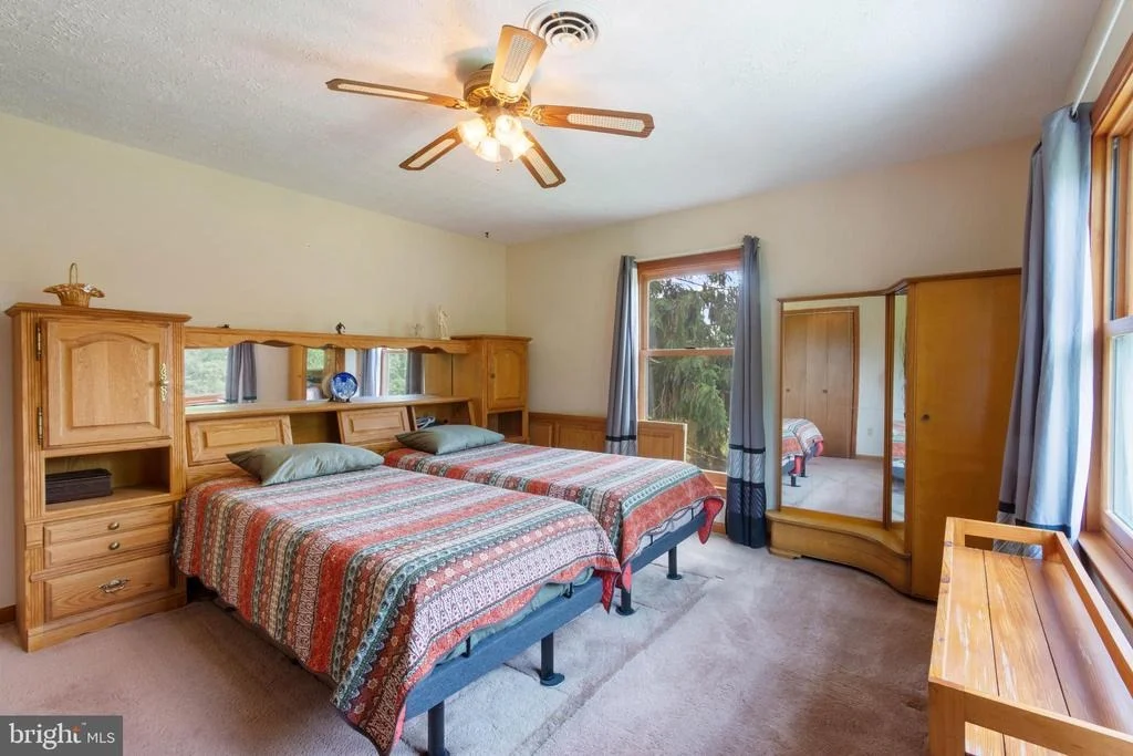 Photo of 2380 MOREAU DRIVE