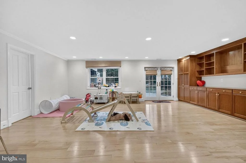 Photo of 1205 SUFFIELD DRIVE